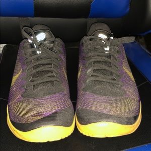 Kobe mentality 2.YELLOW & GOLD. 6.5/10 condition.